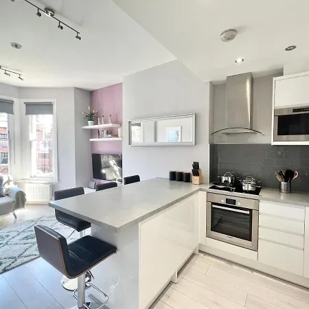 2 Bedroom Apartment In South Hampstead London Exterior foto